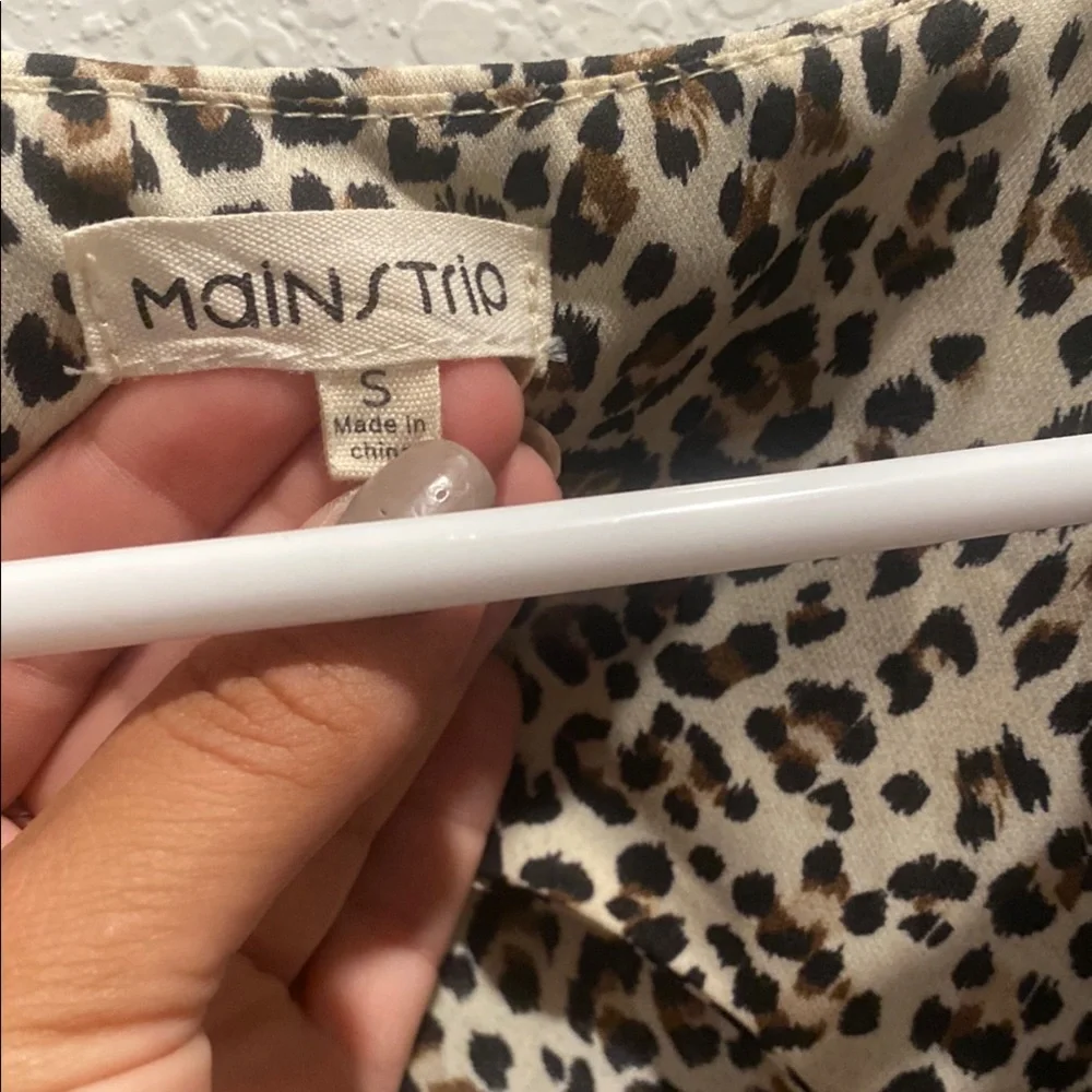 Leopard Print Ruffle Romper - Picture 5 of 6